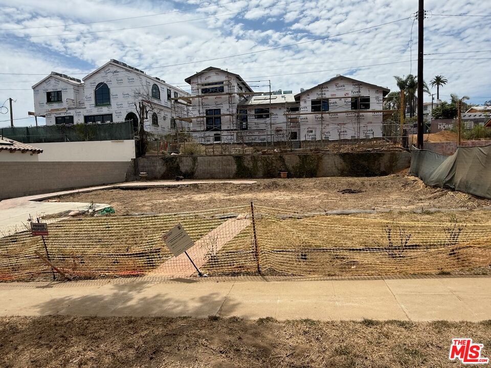 16655 W Sunset Blvd