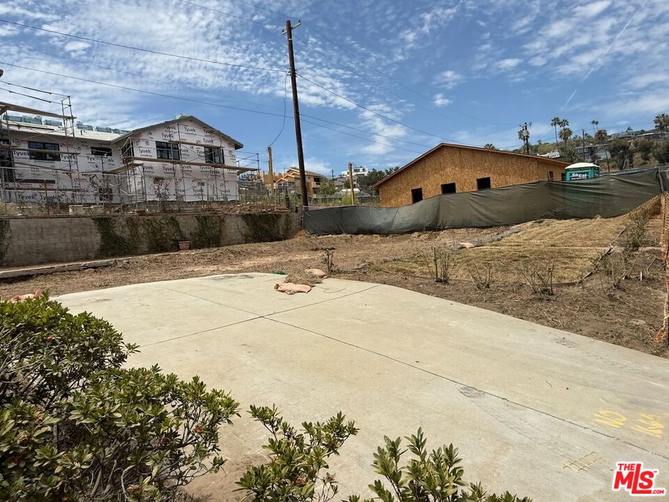 16655 W Sunset Blvd