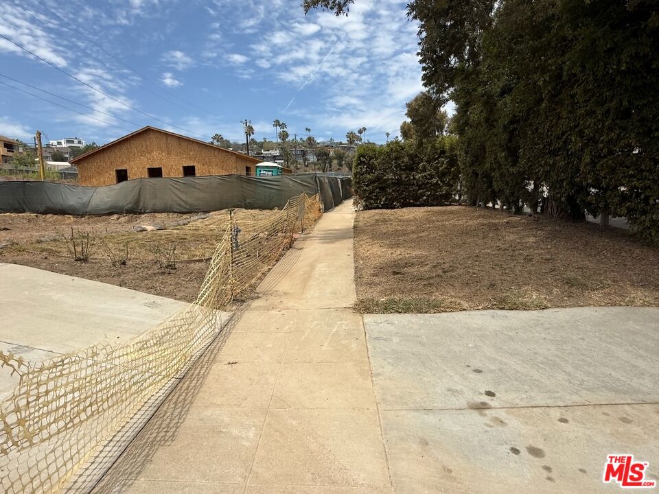 16655 W Sunset Blvd