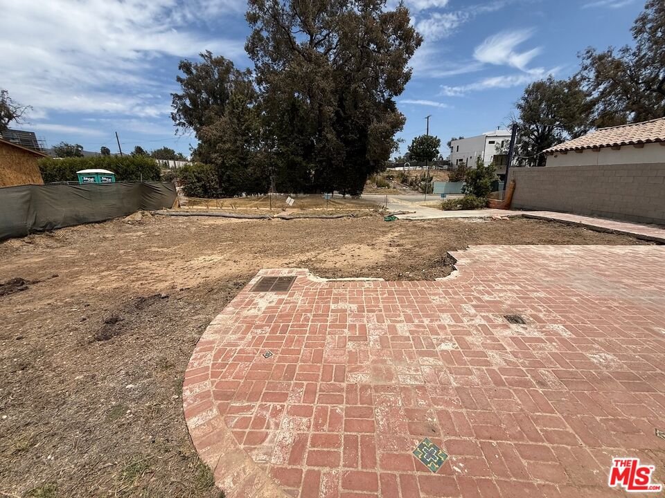 16655 W Sunset Blvd