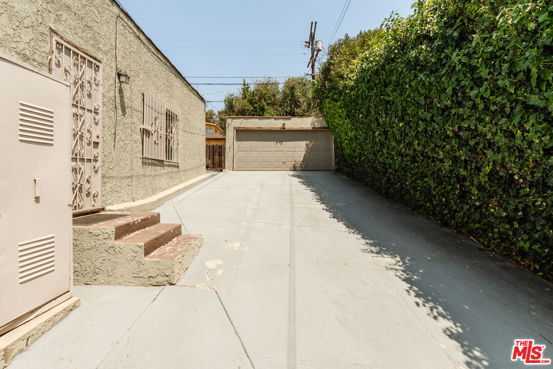4213 W 59th Pl