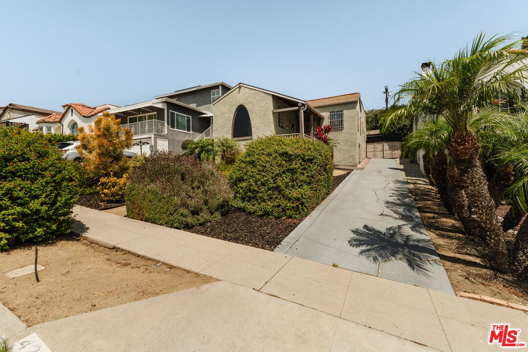 4213 W 59th Pl