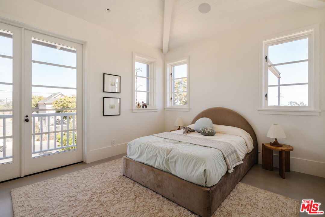 931 Chautauqua Blvd