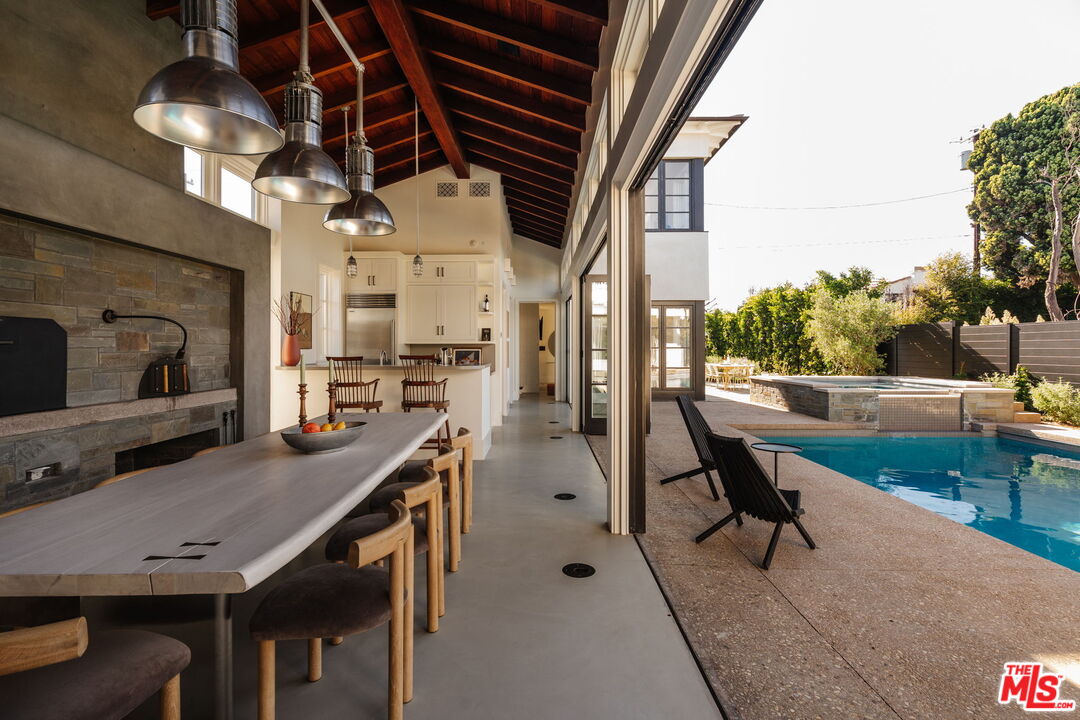 931 Chautauqua Blvd