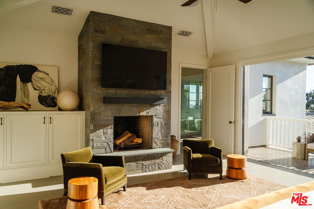 931 Chautauqua Blvd
