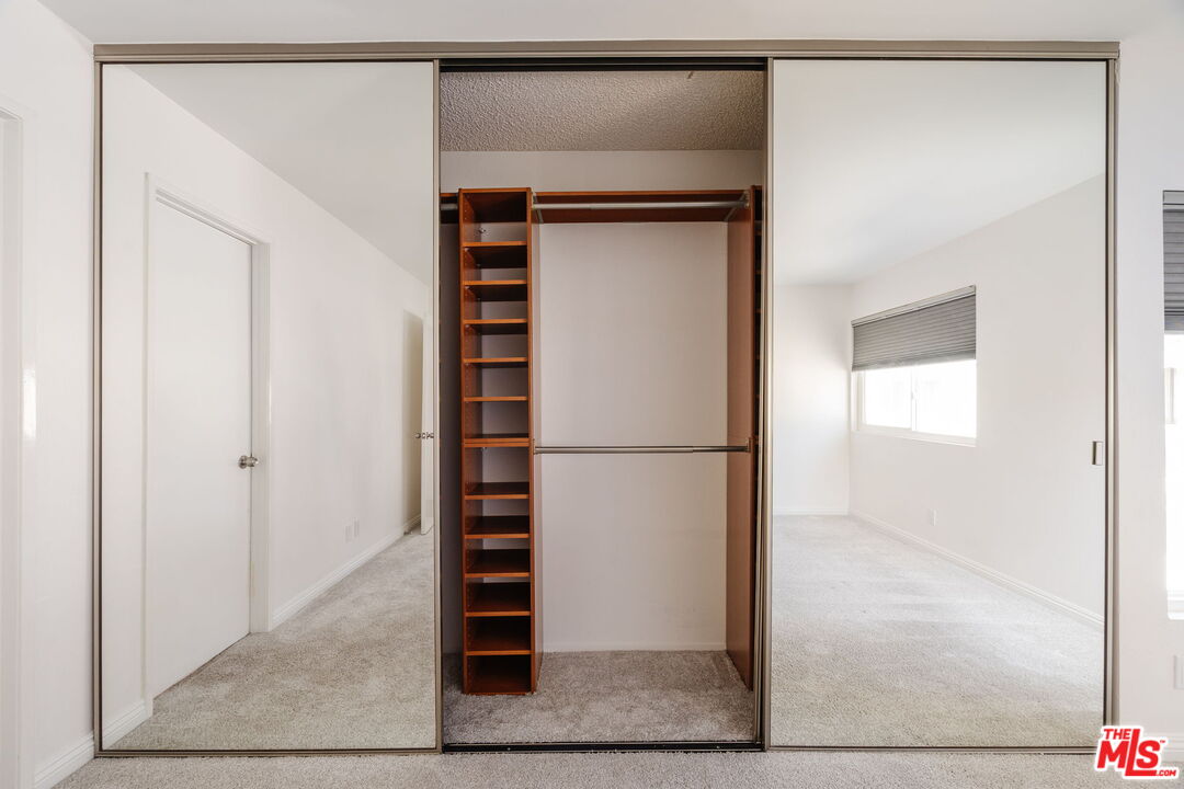 22125 Burbank Blvd Unit: 7