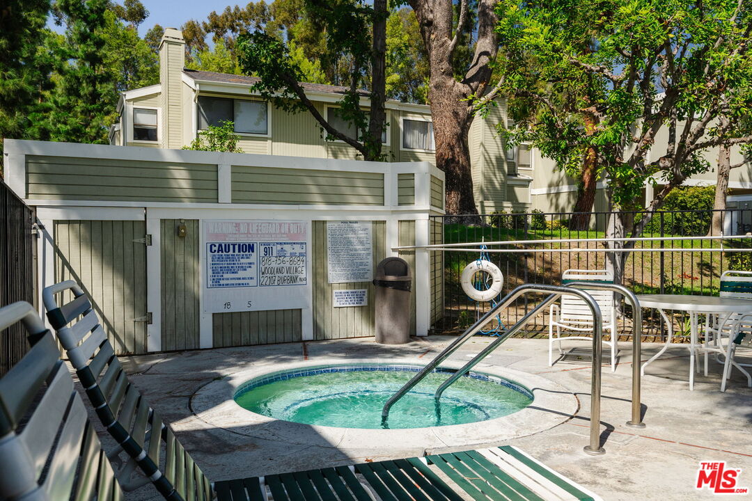 22125 Burbank Blvd Unit: 7