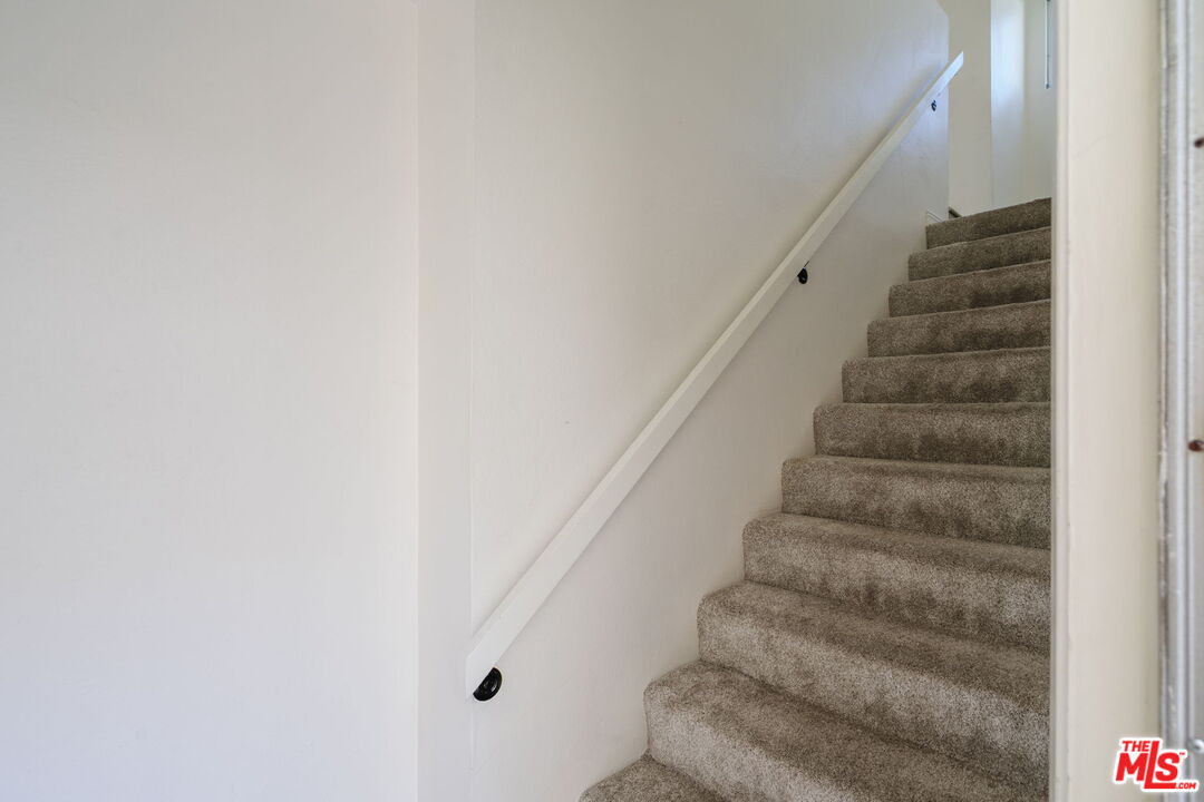 22125 Burbank Blvd Unit: 7