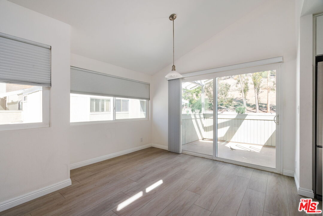 22125 Burbank Blvd Unit: 7