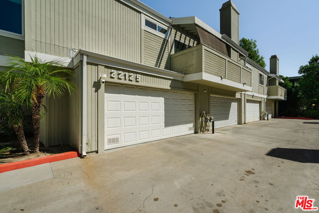 22125 Burbank Blvd Unit: 7
