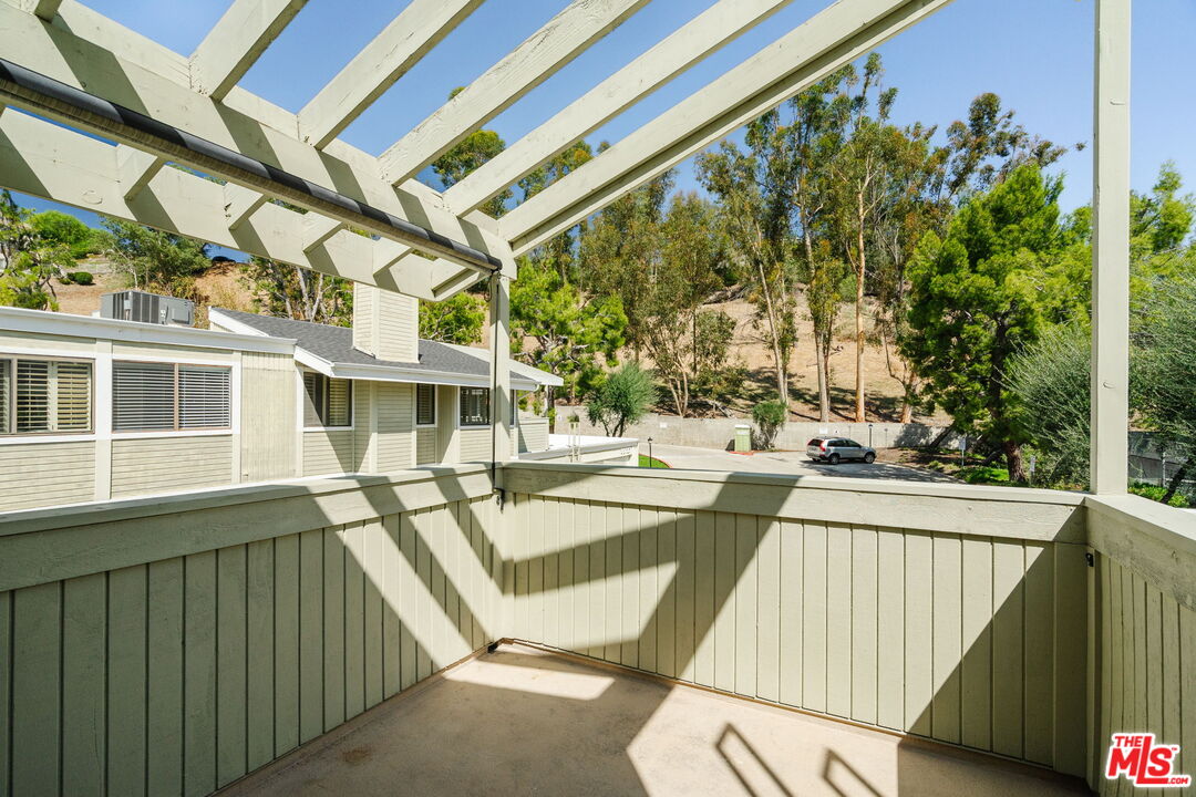 22125 Burbank Blvd Unit: 7