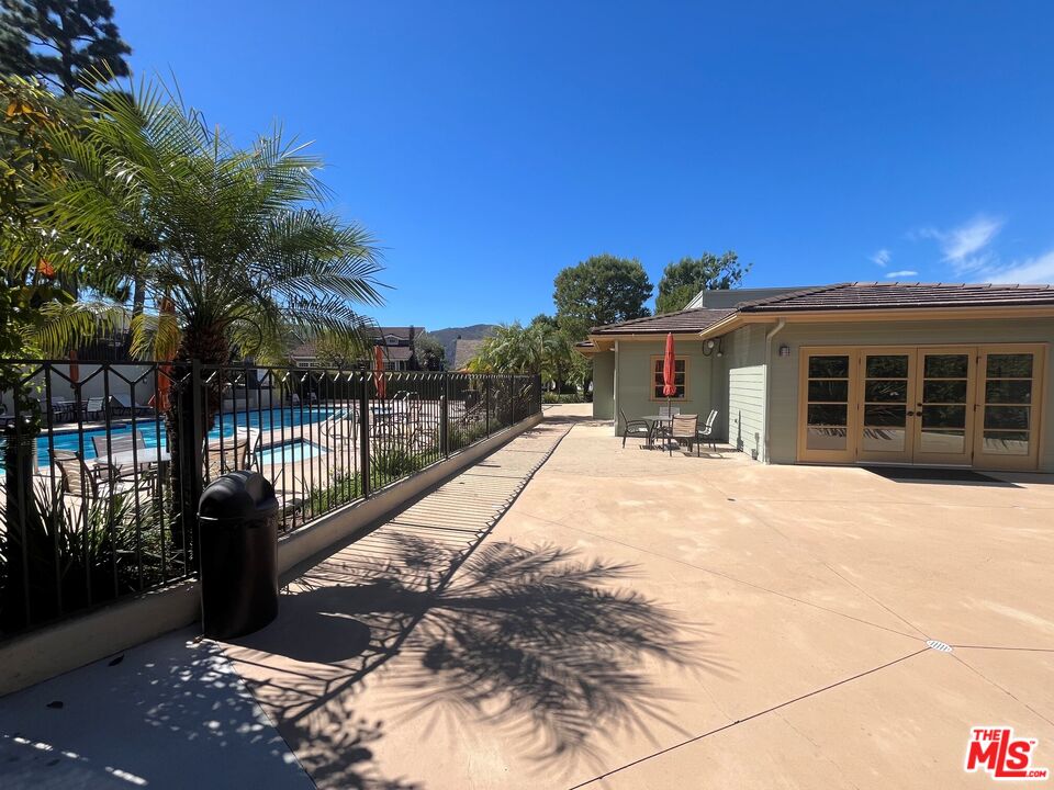 17241 Avenida De La Herradura