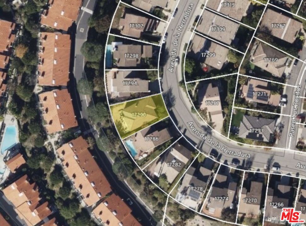 17290 Avenida De La Herradura
