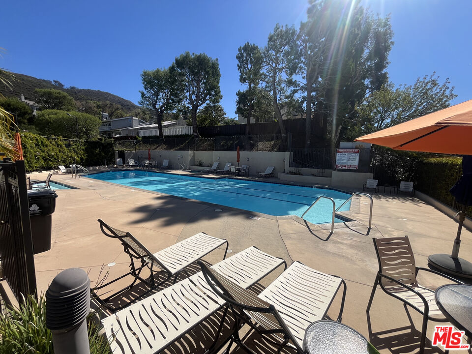 17290 Avenida De La Herradura