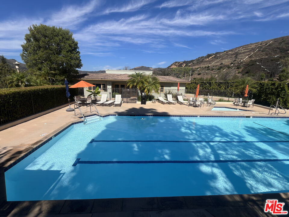17290 Avenida De La Herradura