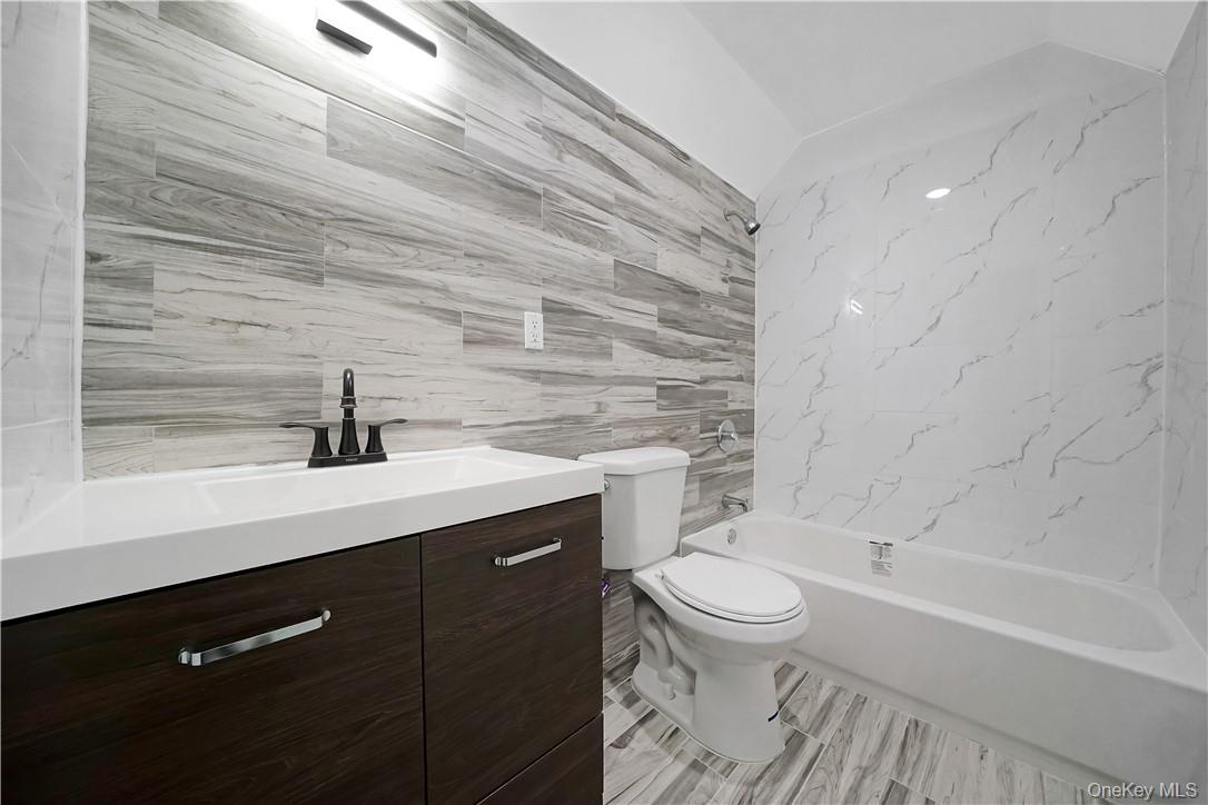 173 Washington Street Unit: 2