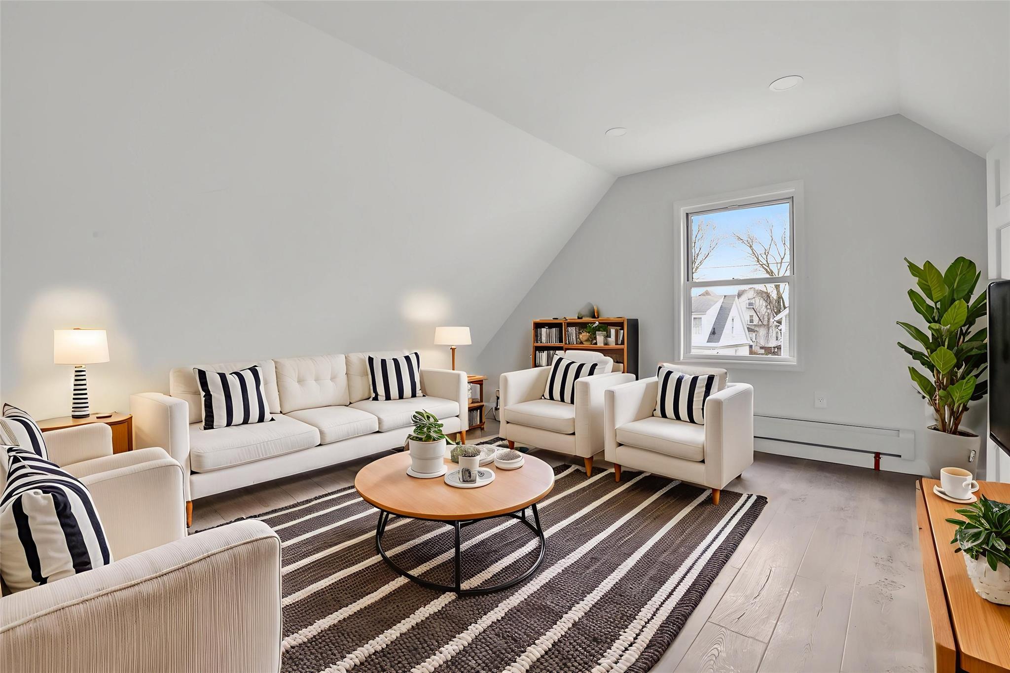 115 Washington Street Unit: 3