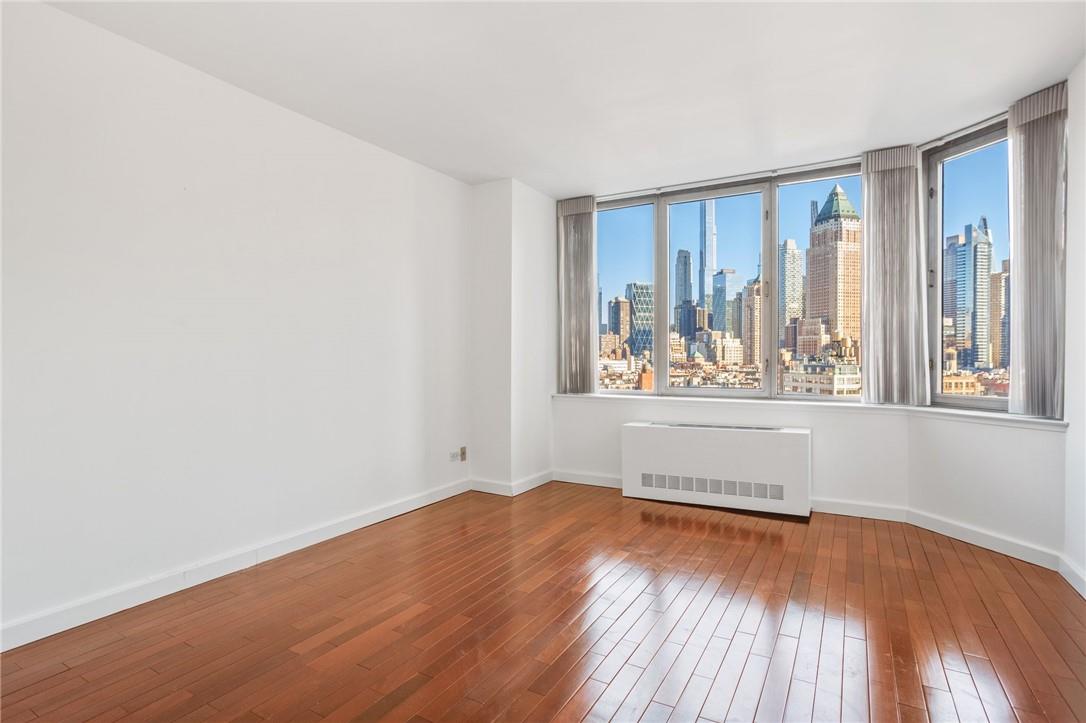 500 W 43rd Street Unit: 15E