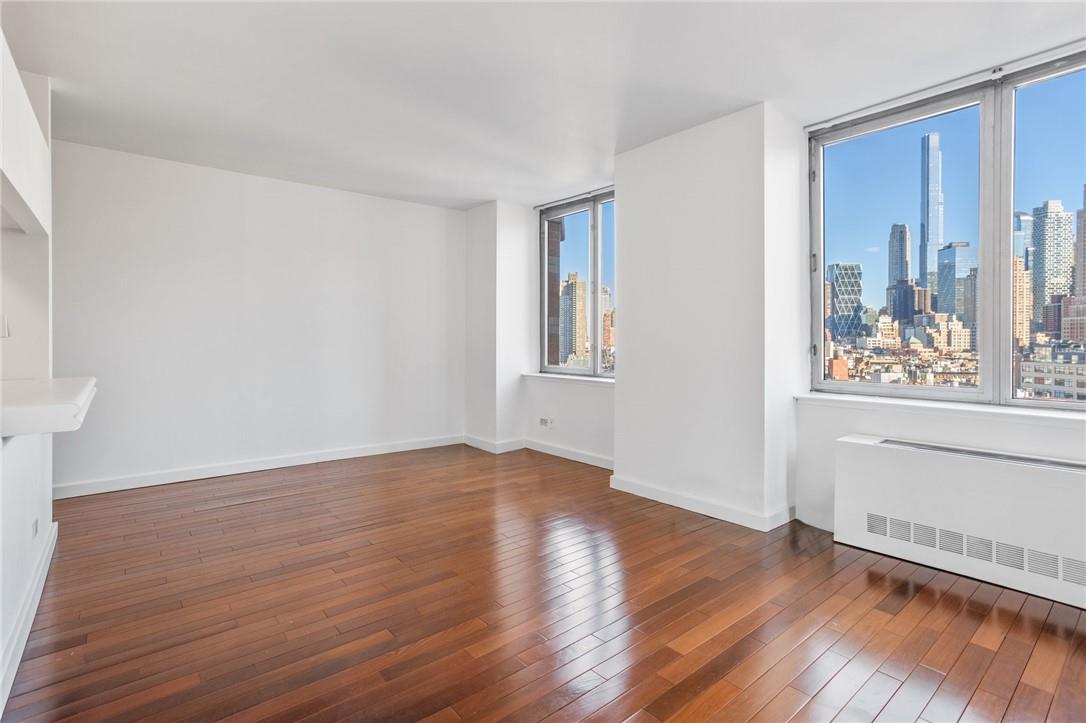 500 W 43rd Street Unit: 15E