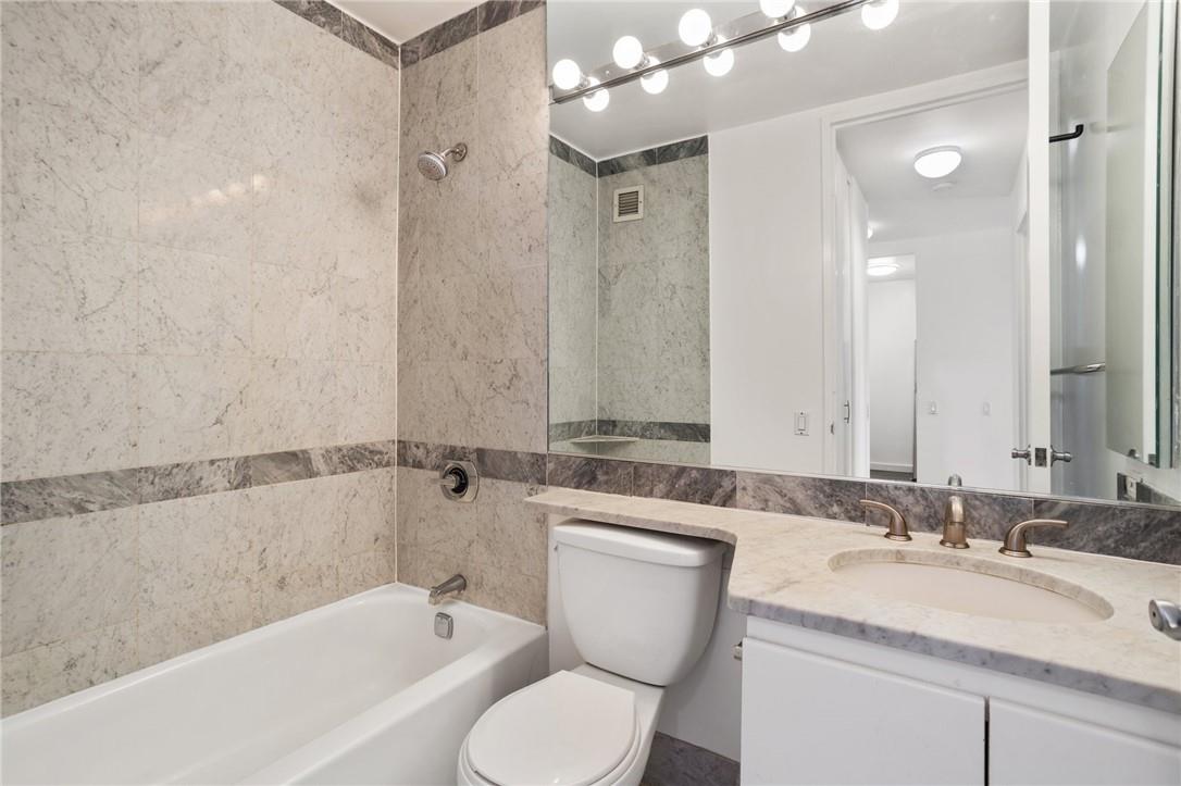500 W 43rd Street Unit: 15E
