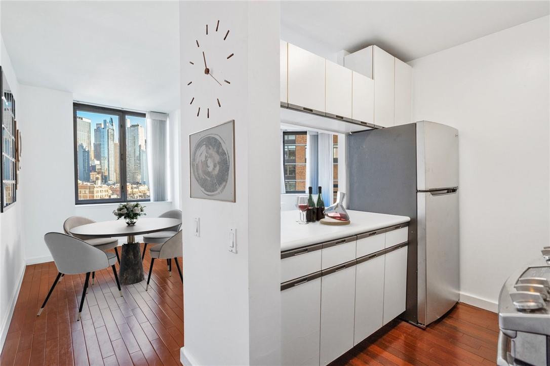 500 W 43rd Street Unit: 15E