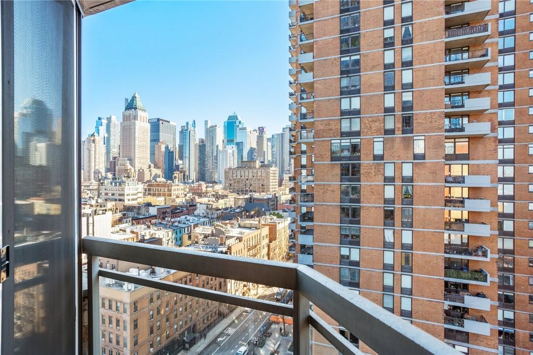 500 W 43rd Street Unit: 15E