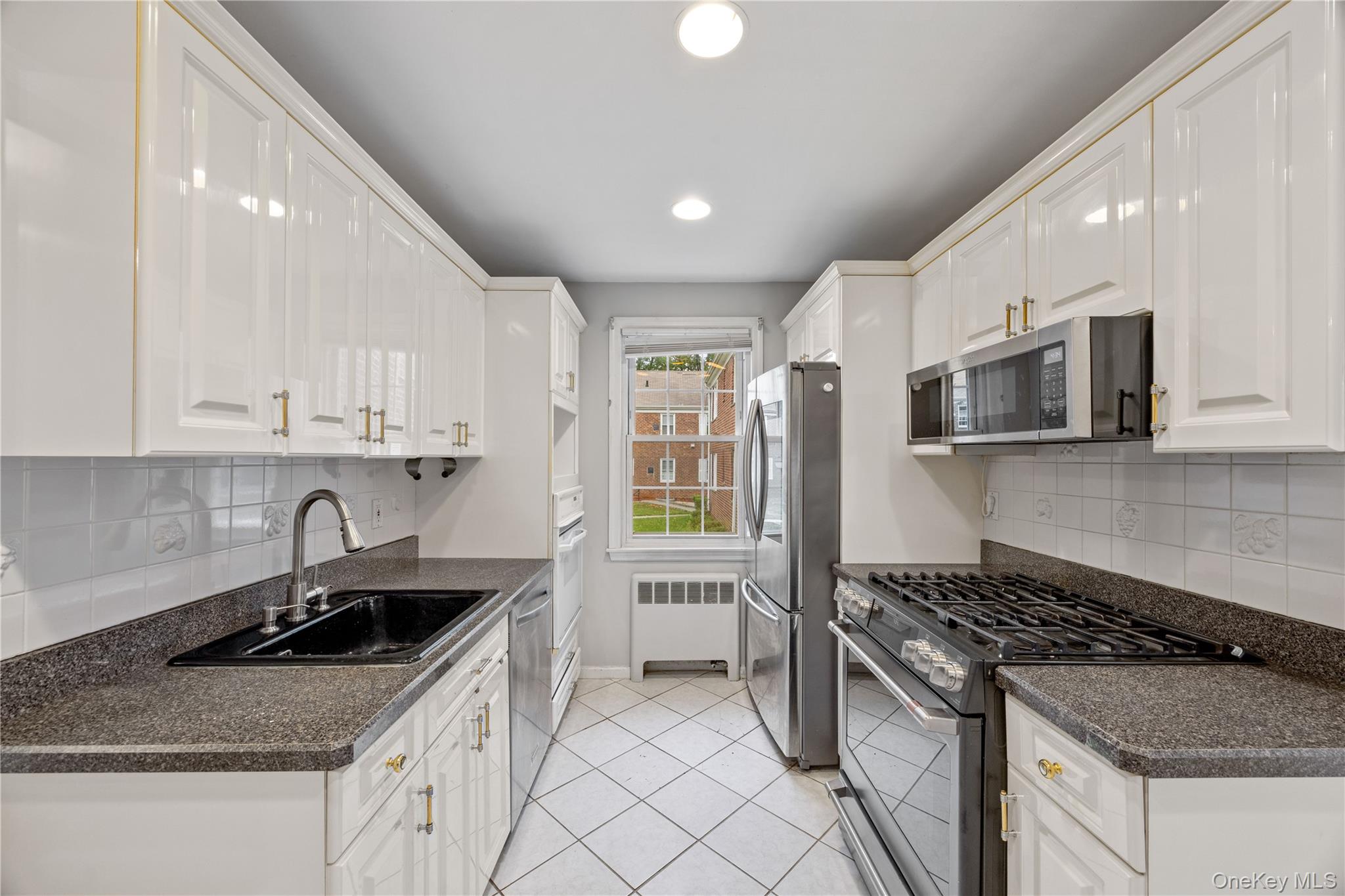 48 Lawrence Park Crescent Unit: 48