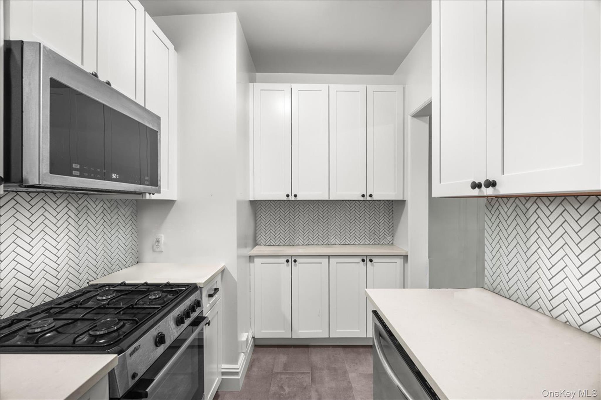 445 Gramatan Avenue Unit: GA2