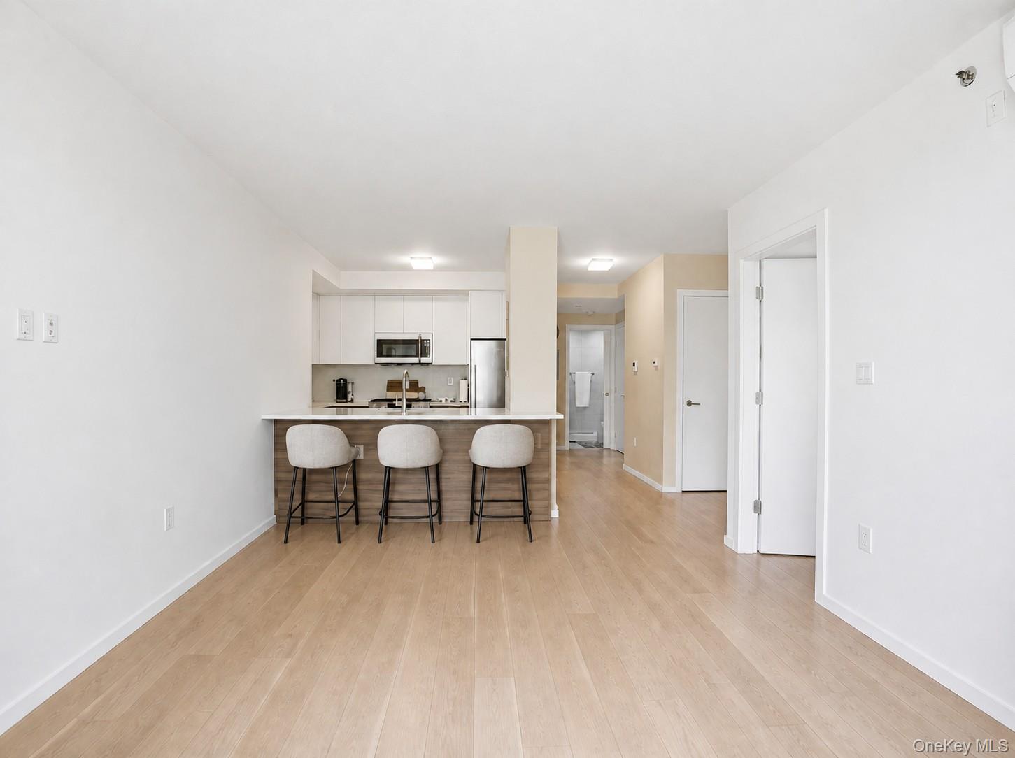 40 Pinehurst Avenue Unit: 2D