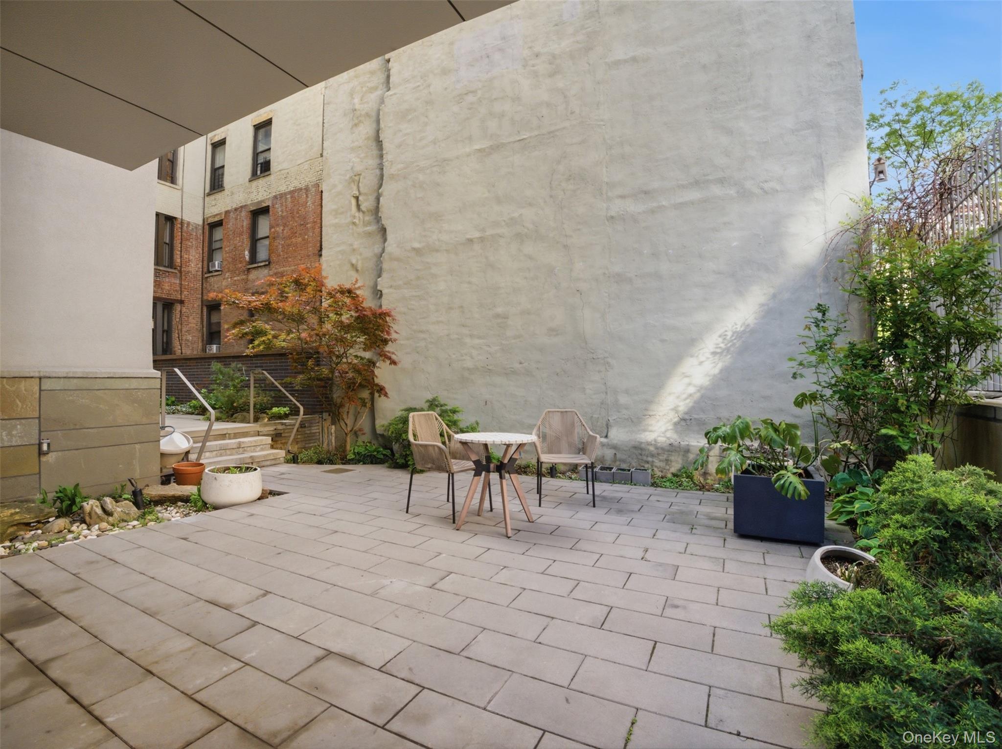 40 Pinehurst Avenue Unit: 2D