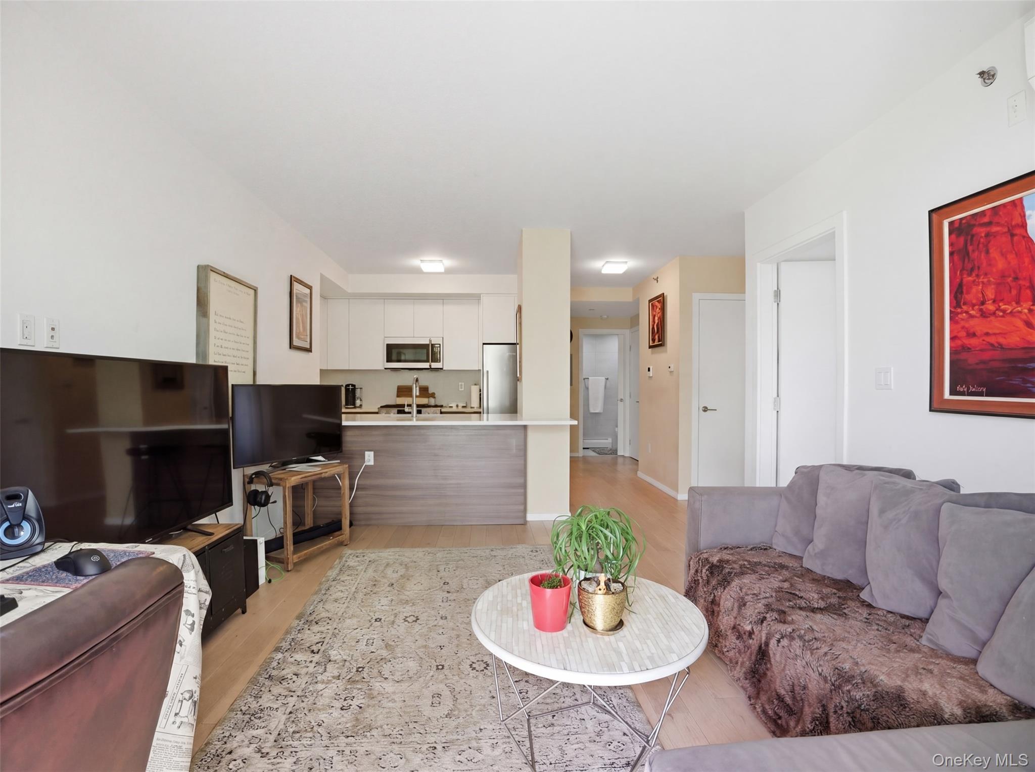 40 Pinehurst Avenue Unit: 2D