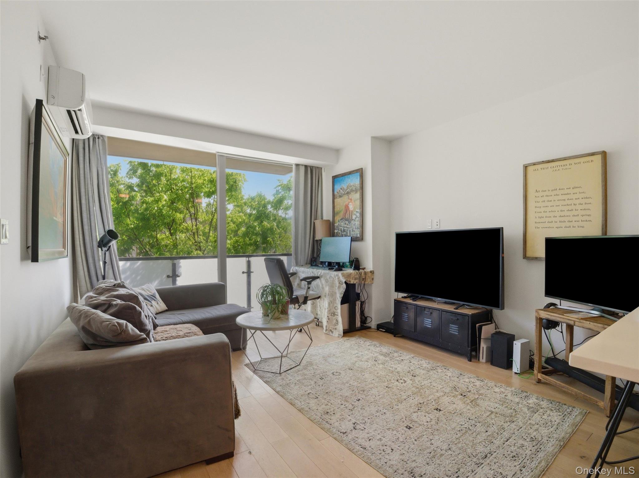 40 Pinehurst Avenue Unit: 2D