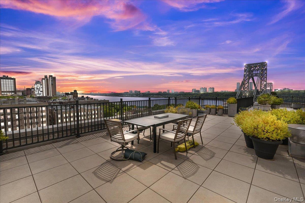 40 Pinehurst Avenue Unit: 2D