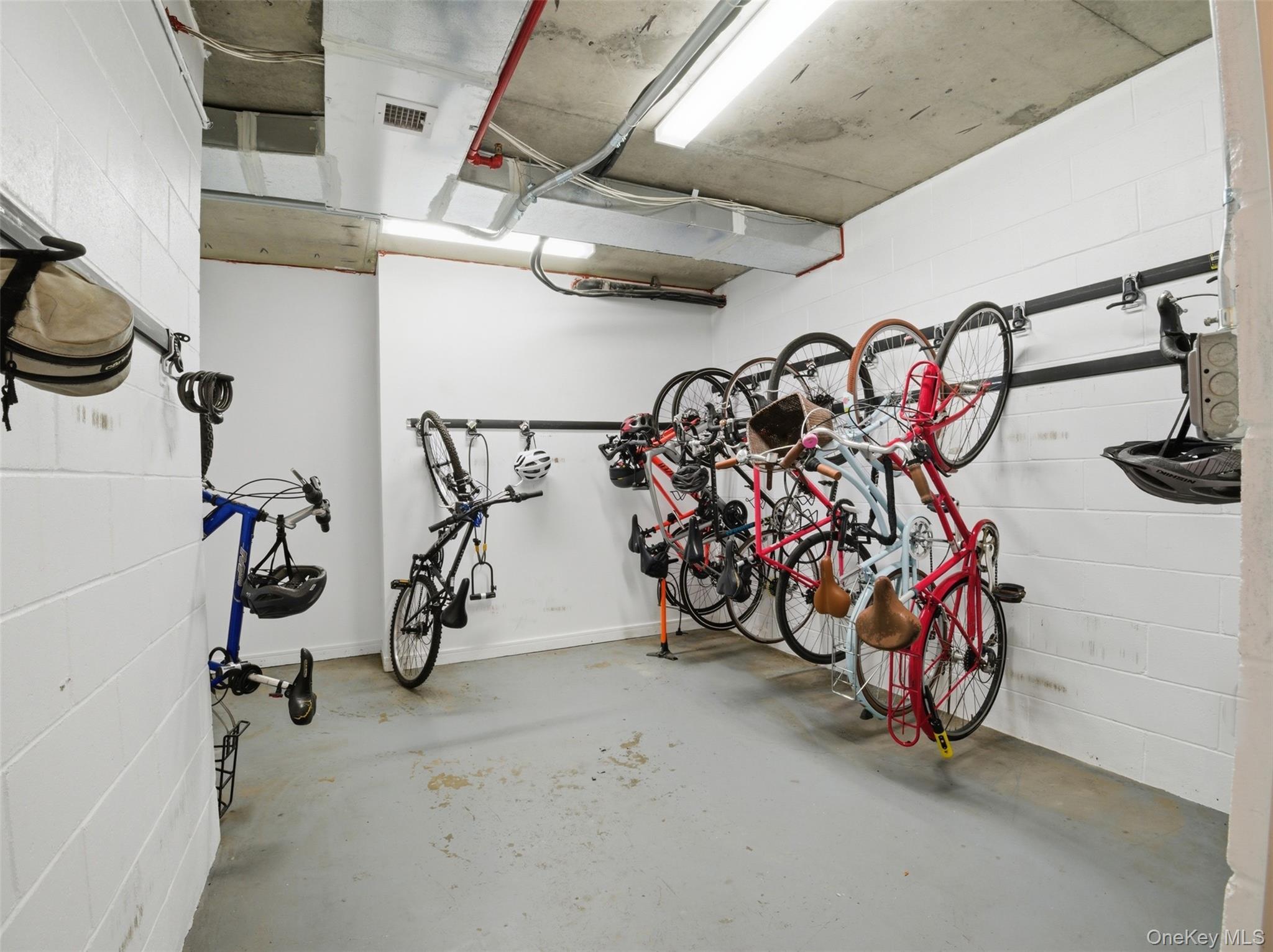 40 Pinehurst Avenue Unit: 2D