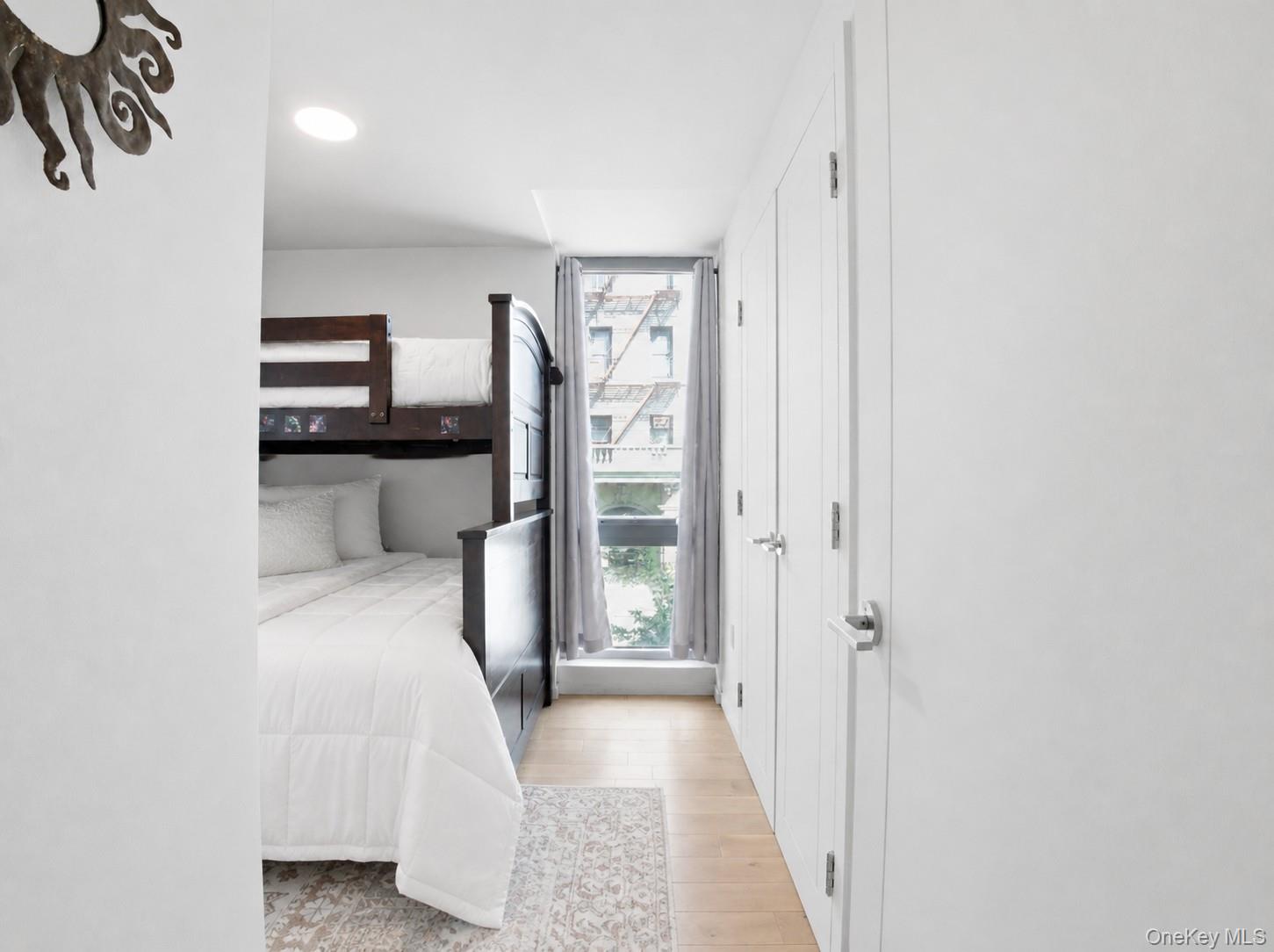 40 Pinehurst Avenue Unit: 2D