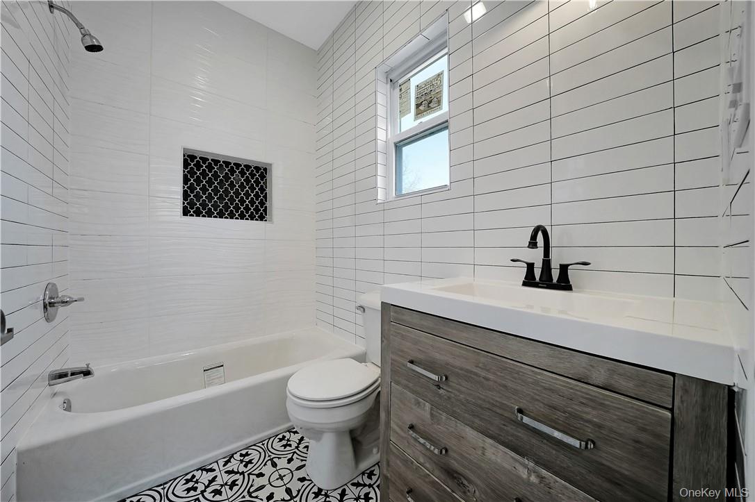 173 Washington Street Unit: 1