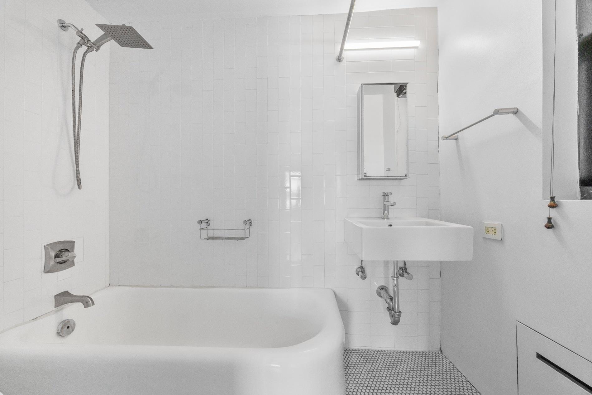 300 W 23rd Street 2K