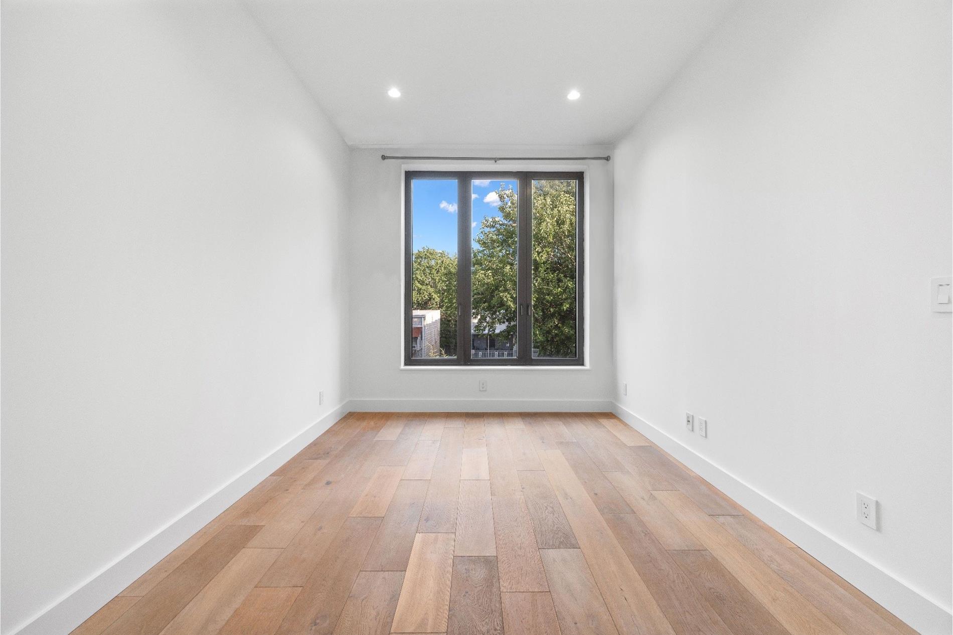 26-33 28th Street 3B