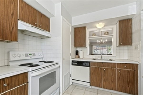 1809 Windsor Dr Unit: 1809