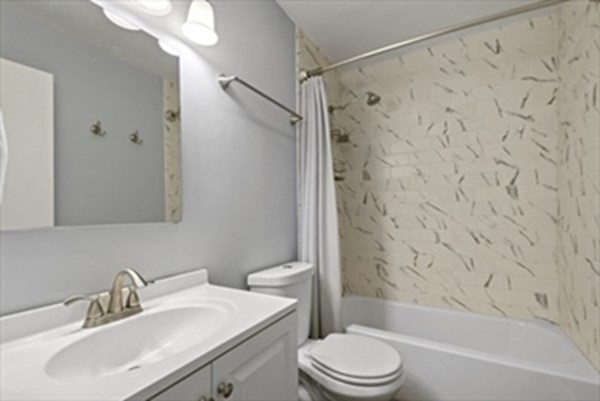 1809 Windsor Dr Unit: 1809