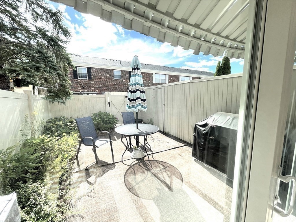 1809 Windsor Dr Unit: 1809