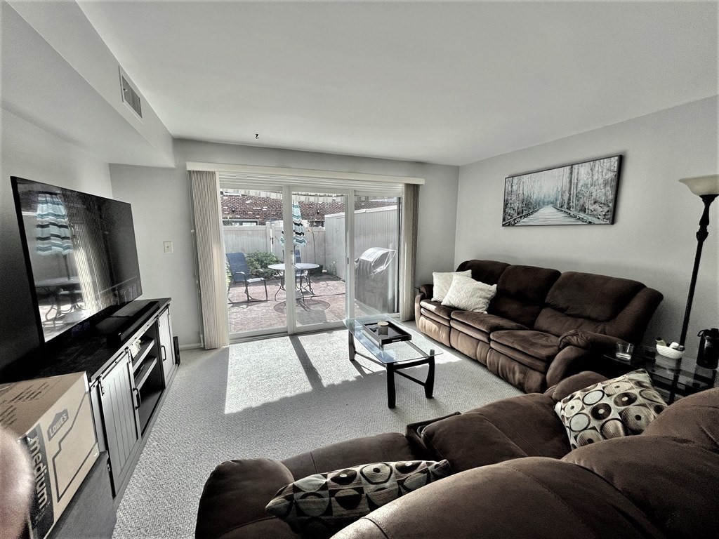 1809 Windsor Dr Unit: 1809
