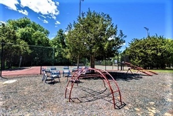 1809 Windsor Dr Unit: 1809