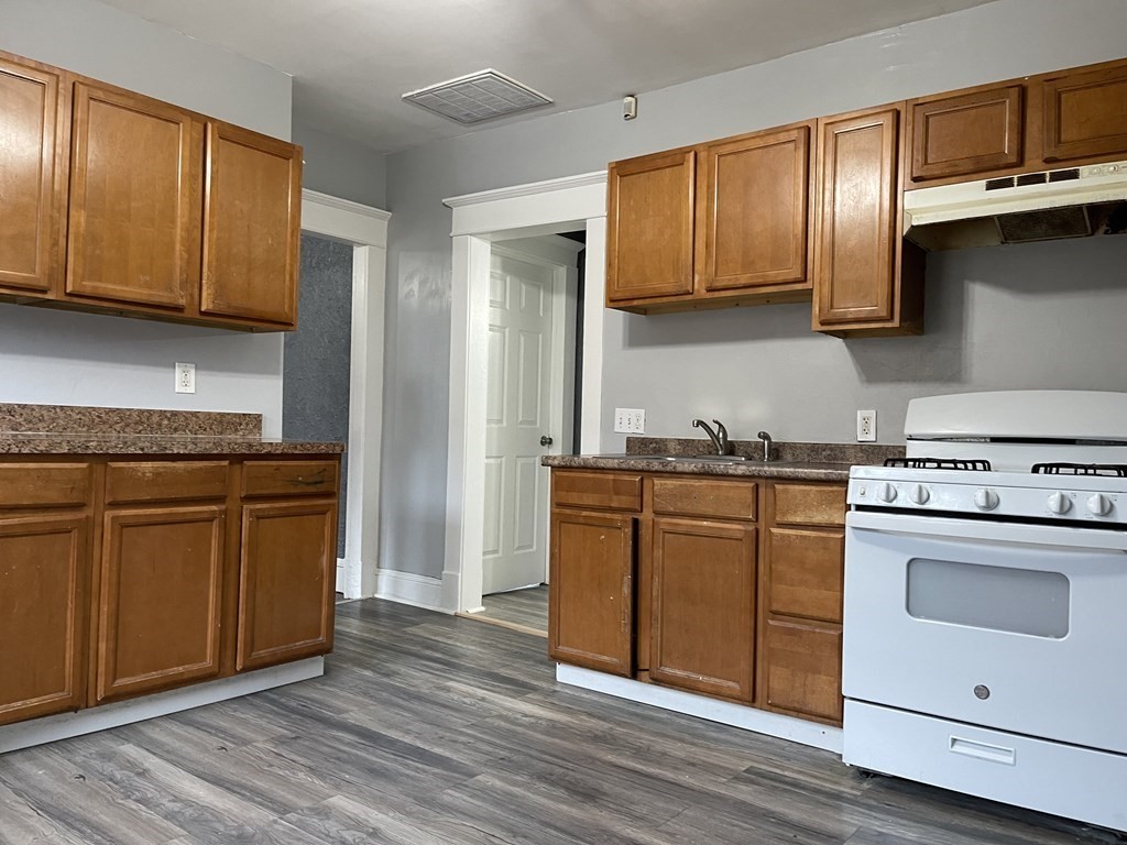 194-196 Massachusetts Ave