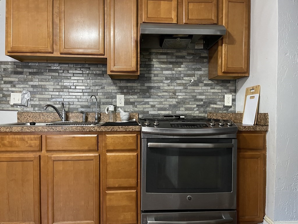 194-196 Massachusetts Ave