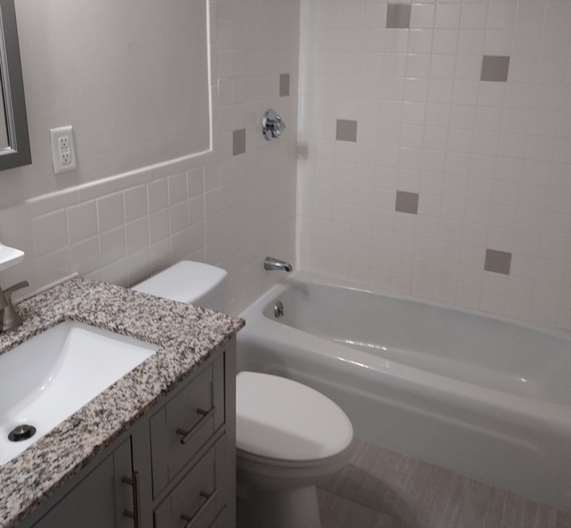 3 Chapel Hill Dr. # 7