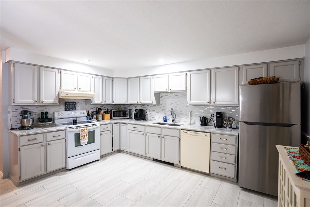 967 Patriots Rd # 2B