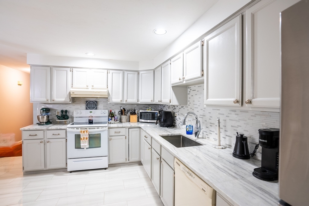 967 Patriots Rd # 2B