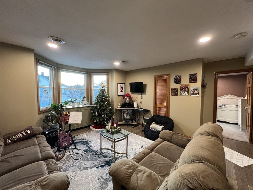 10 Fay St # 2