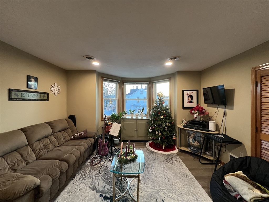 10 Fay St # 2